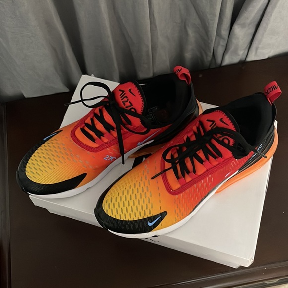 Men Nike shoes - Picture 2 of 5